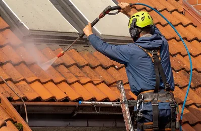Démoussage et hydrofuge de toiture à Merles